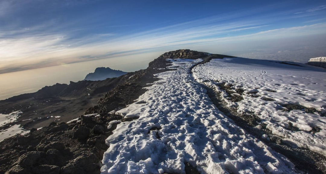 Trekking across the Shira Plateau